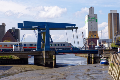 Ebbe im Hafen von Husum