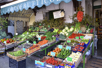 Forio D’Ischia – typisches italienisches Geschäft Forio D’Ischia – typisches italienisches Geschäft
