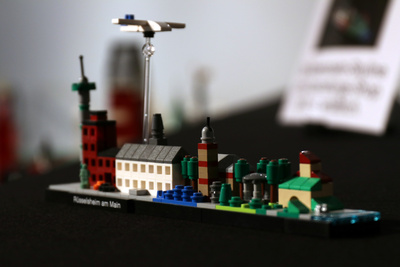 Skyline Rüsselsheim am Main aus Lego-Steinen