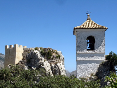 Burg und Kirchturm von Guadelest