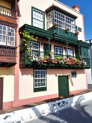 Holzbalkone in Santa Cruz, La Palma