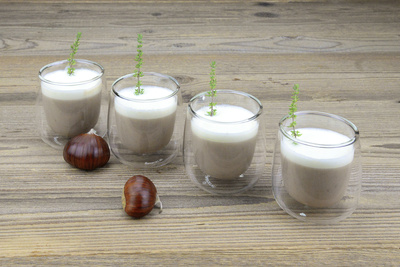 Kastaniencapuccino &ndash; Kastaniencremes&uuml;ppchen mit Sahnehaube