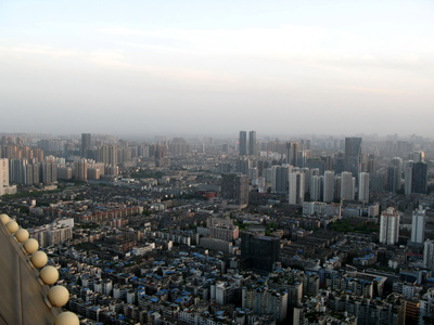 Blick auf die Häuserschluchten von Chengdu