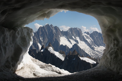 Herrlicher Durchblick mit Ausblick Mt. Blanc Gebiet