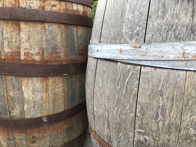 Alte Weinfässer 2 Alte Weinfässer 2