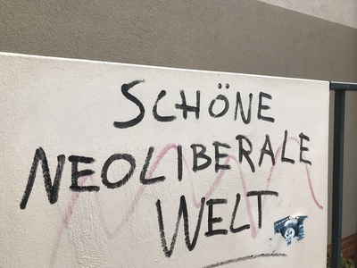 Graffiti: Schöne neoliberale Welt Graffiti: Schöne neoliberale Welt