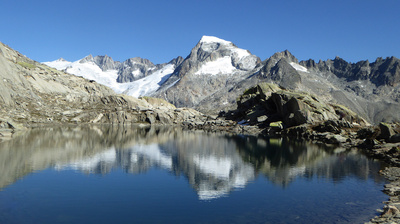 Spiegelbild im Bergsee