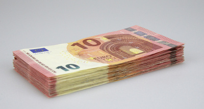 10-Euro-Scheine gestapelt, Geldscheine, Geldstapel