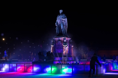 Eiszeit im Karlsruher Schloßplatz Eiszeit im Karlsruher Schloßplatz