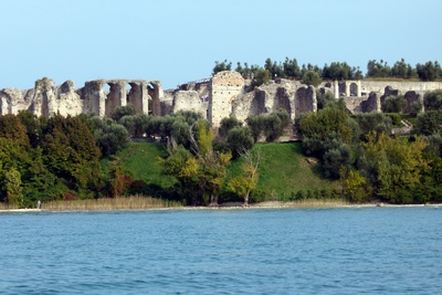 Blick auf die Grotten des Catull