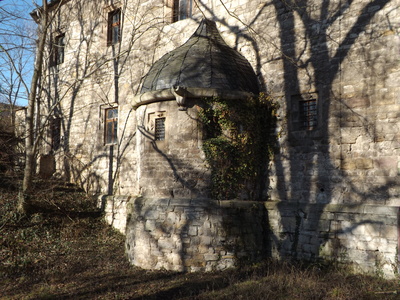 Fassade einer alten Burg