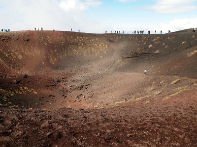 Blick auf den Boden des Silvestri-Kraters am Ätna