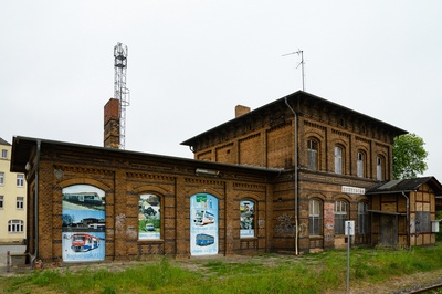 Bahnhofsgebäude 2019
