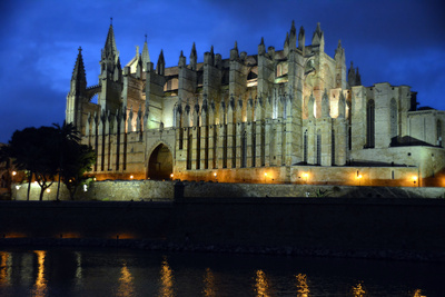 Kathedrale von Palma bei Nacht