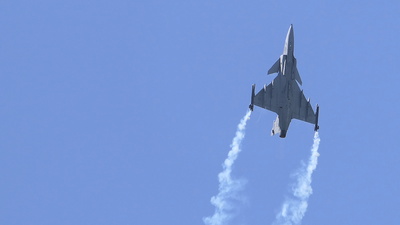 Saab Gripen im Steigflug Saab Gripen im Steigflug
