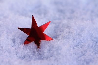 Ein Stern im Schnee