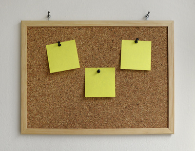 Pinnwand &ndash; mit Post-It&rsquo;s, zum Beschriften