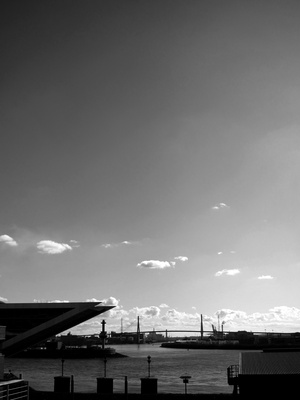 Hamburger Hafen mit Blick auf Köhlbrandbrücke Hamburger Hafen mit Blick auf Köhlbrandbrücke
