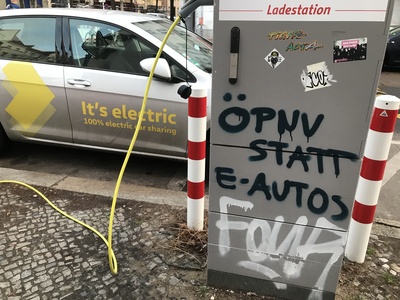Protest: ÖPNV statt Elektrofahrzeuge / Foto: Alexander Hauk