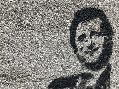 Graffiti, das der Figur des Monaco Franze ähnelt / Foto: Alexander Hauk