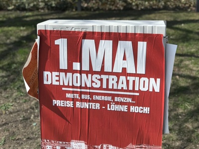 Symbolfoto: Plakat Demonstration 1. Mai / Foto: Alexander Hauk