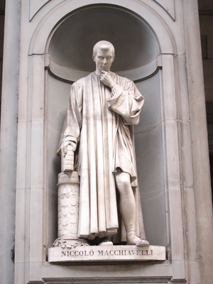 Statue Niccolo Macchiavelli im italienischen Florenz / Foto: Alexander Hauk