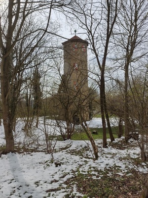Der Turm über Castell