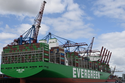 Weltweit größtes Containerschiff