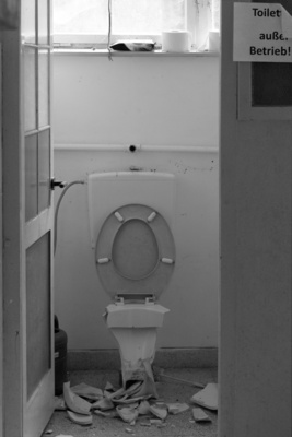 Toilette des Grauens
