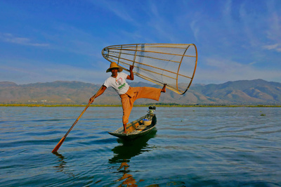 Einbein-Fischer auf dem Inle-See in Myanmar