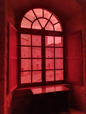 Rotes Fenster