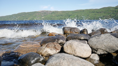Bewegung im Loch Ness