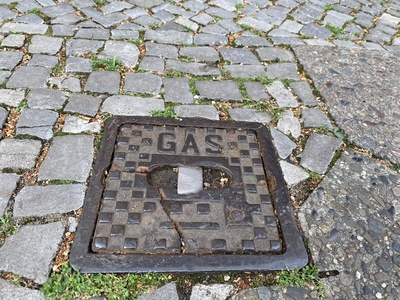Strassenkappe Gasleitung / Foto: Alexander Hauk
