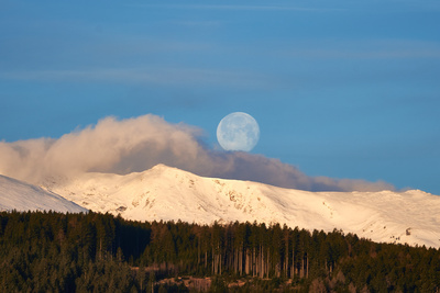 Vollmond geht unter