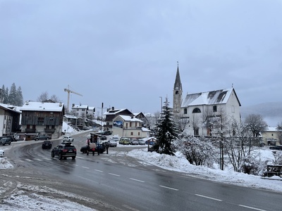 Kirche in   San Vito di Cadore im Winter