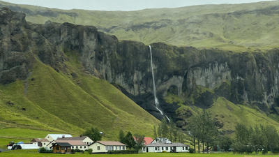 Island-Wasserfall bei Kirkjubæjarklaustur