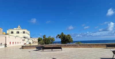 Aussichtsplatz mit Meerblick