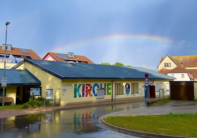 Regenbogen über St. Jakobus-Kirche in Eichstetten a.K. Regenbogen über St. Jakobus-Kirche in Eichstetten a.K.