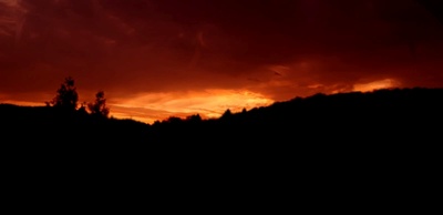 Sonnenaufgang an einem wunderschönen Sommermorgen