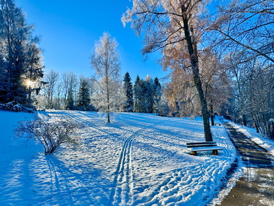 Erste Schneespuren