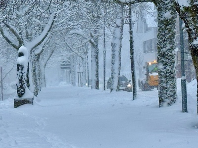 Winterliche Stra&szlig;e