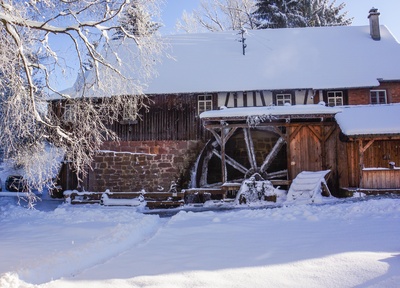 Historische S&auml;gem&uuml;hle im Winter
