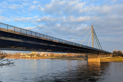Stra&szlig;enbr&uuml;cke &uuml;ber den Rhein bei Maxau