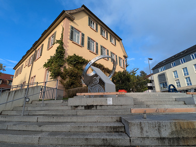 Nine to five  -Sonnenuhr