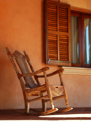 Siesta mit Schaukelstuhl