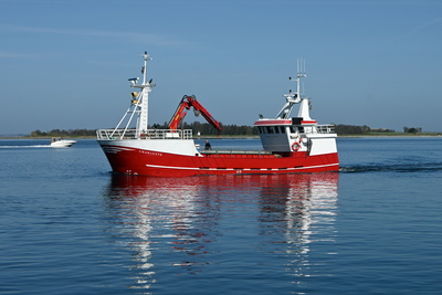 Schiff unterwegs