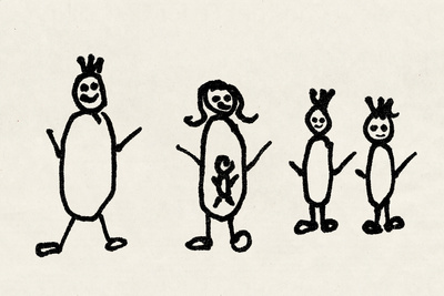 Kinderzeichnung einer Familie: Vater, schwangere Mutter und zwei Kinder.