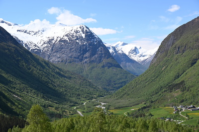 Durch die Bergwelt Norwegens