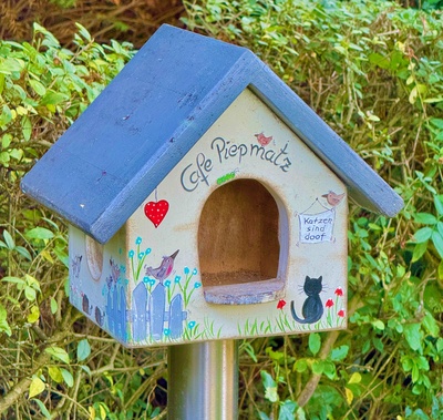 Vogelhaus mit lustigem Spruch